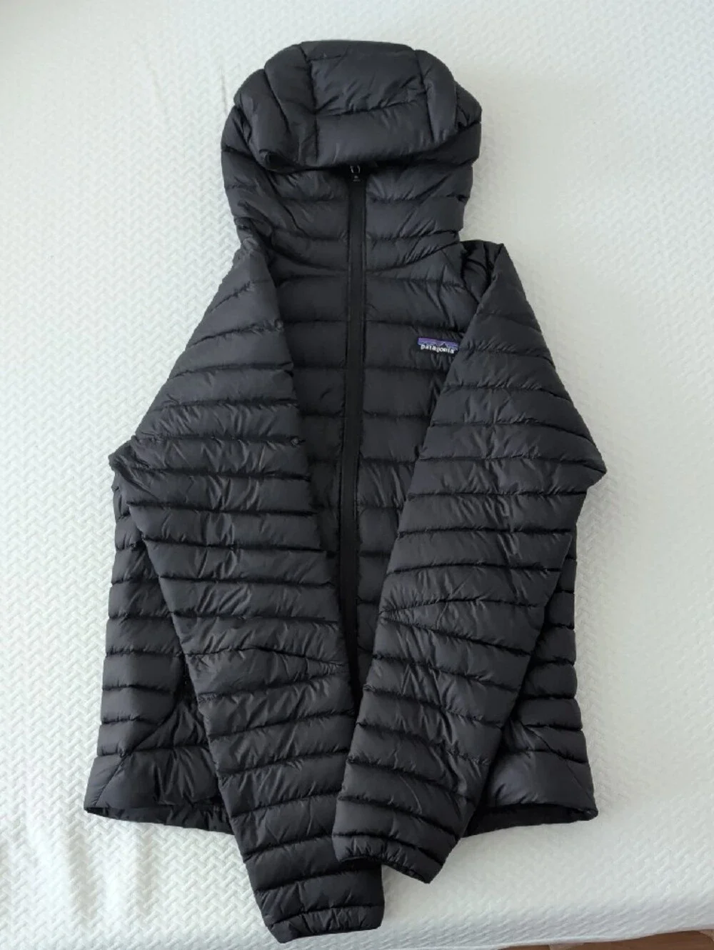 Patagonia Black Hooded Down Puffer Jacket - Picture 2 of 4